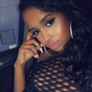 Meet your Posher, Munira